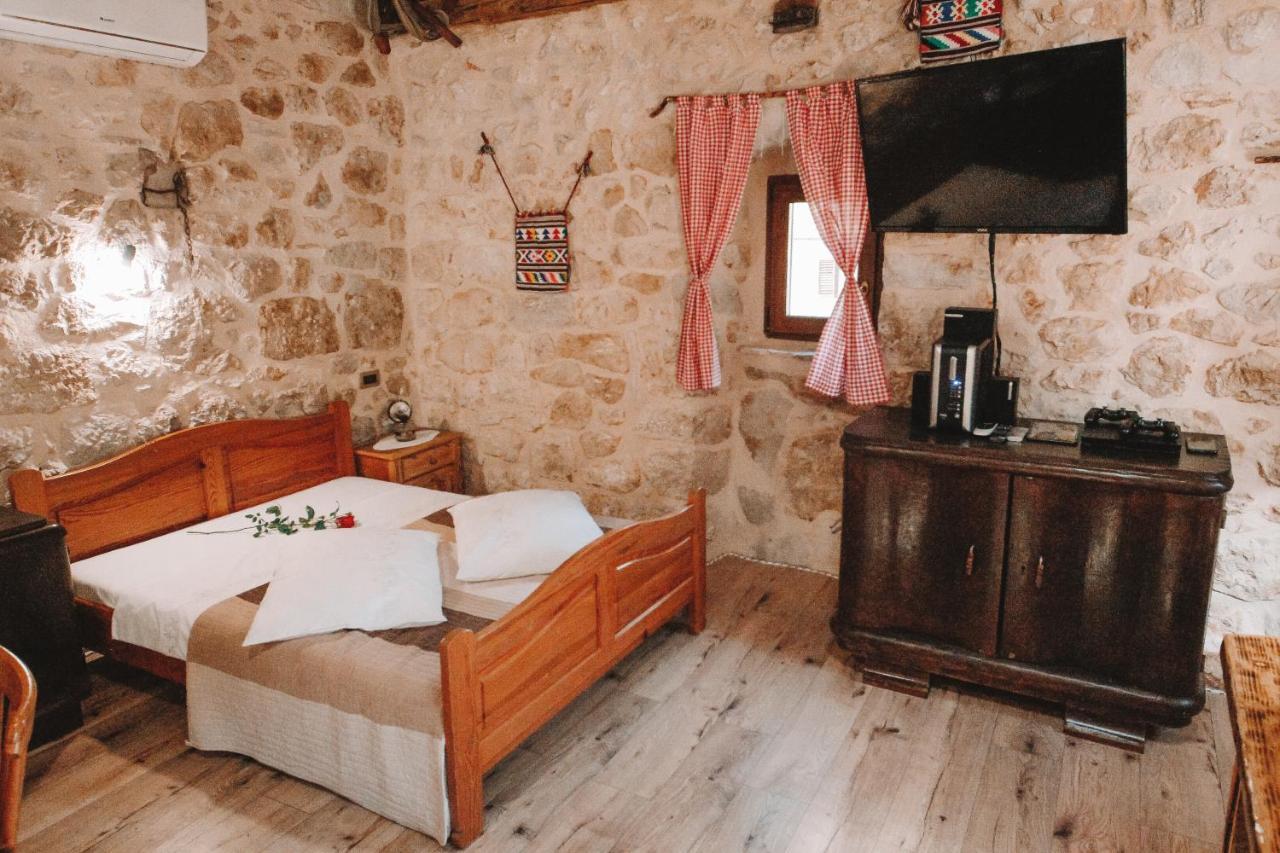 Villa The Old Stable 1861 Imotski Exterior foto